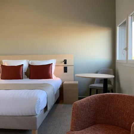 Akena Troyes - La Chapelle St-luc Hotel 3*