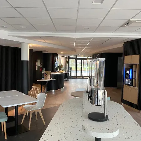 Hotel Akena Troyes - La Chapelle St-luc Les Noes-pres-Troyes