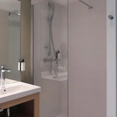 Otel Akena Troyes - La Chapelle St-luc Les Noes-pres-Troyes