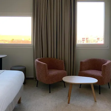Hotel Akena Troyes - La Chapelle St-luc 3*