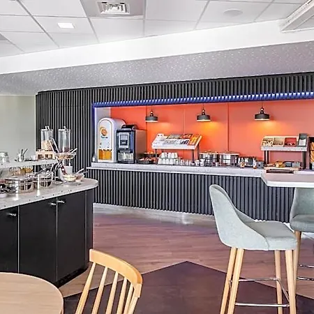 Akena Troyes - La Chapelle St-luc Otel 3*