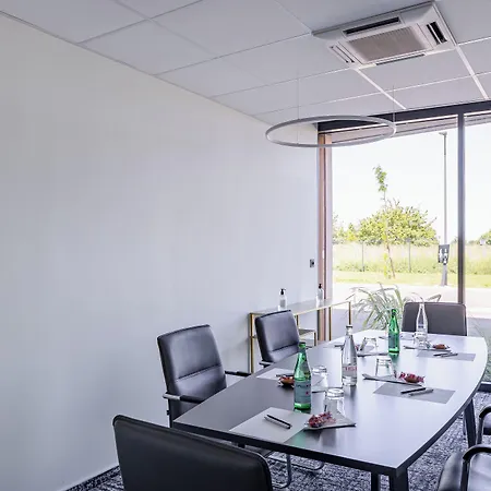 Hotel Akena Troyes - La Chapelle St-luc Les Noes-pres-Troyes