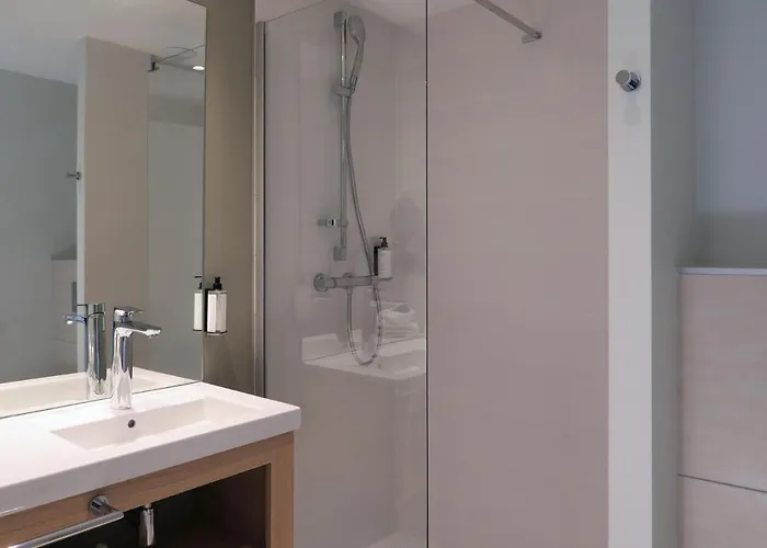 Hotel Akena Troyes - La Chapelle St-luc Les Noes-pres-Troyes